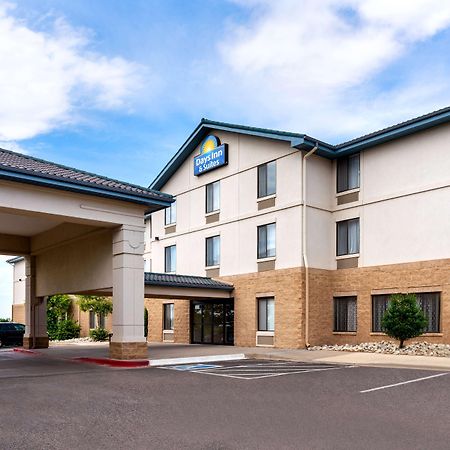 Days Inn & Suites By Wyndham Denver International Airport Екстер'єр фото
