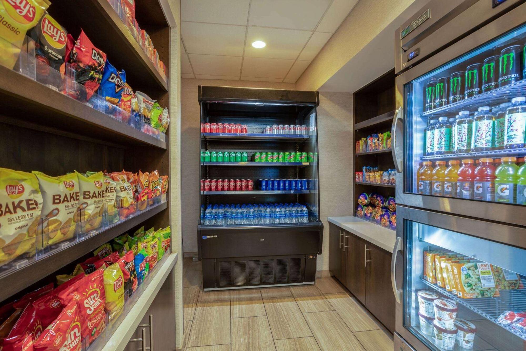 Days Inn & Suites By Wyndham Denver International Airport Екстер'єр фото