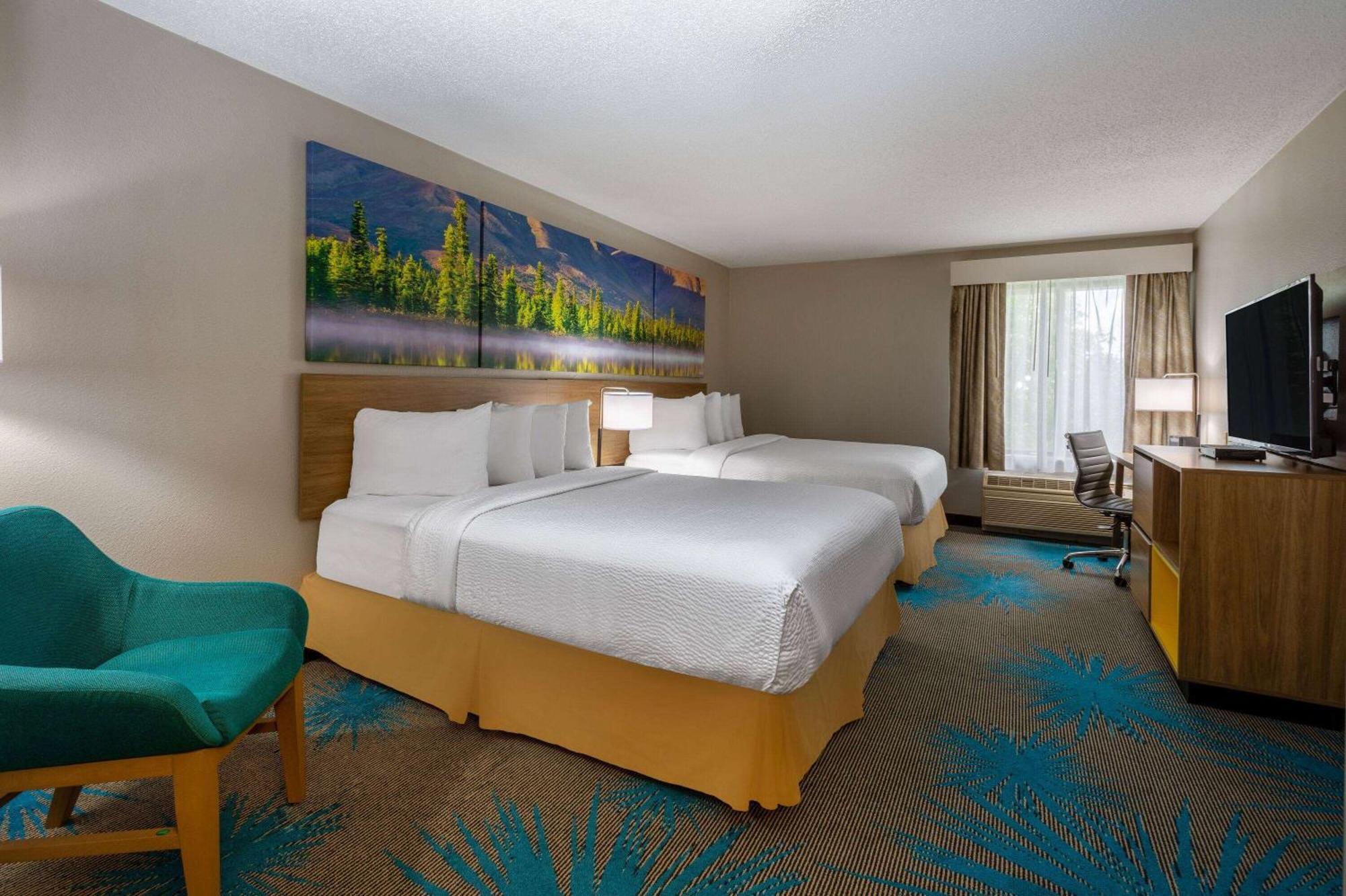 Days Inn & Suites By Wyndham Denver International Airport Екстер'єр фото