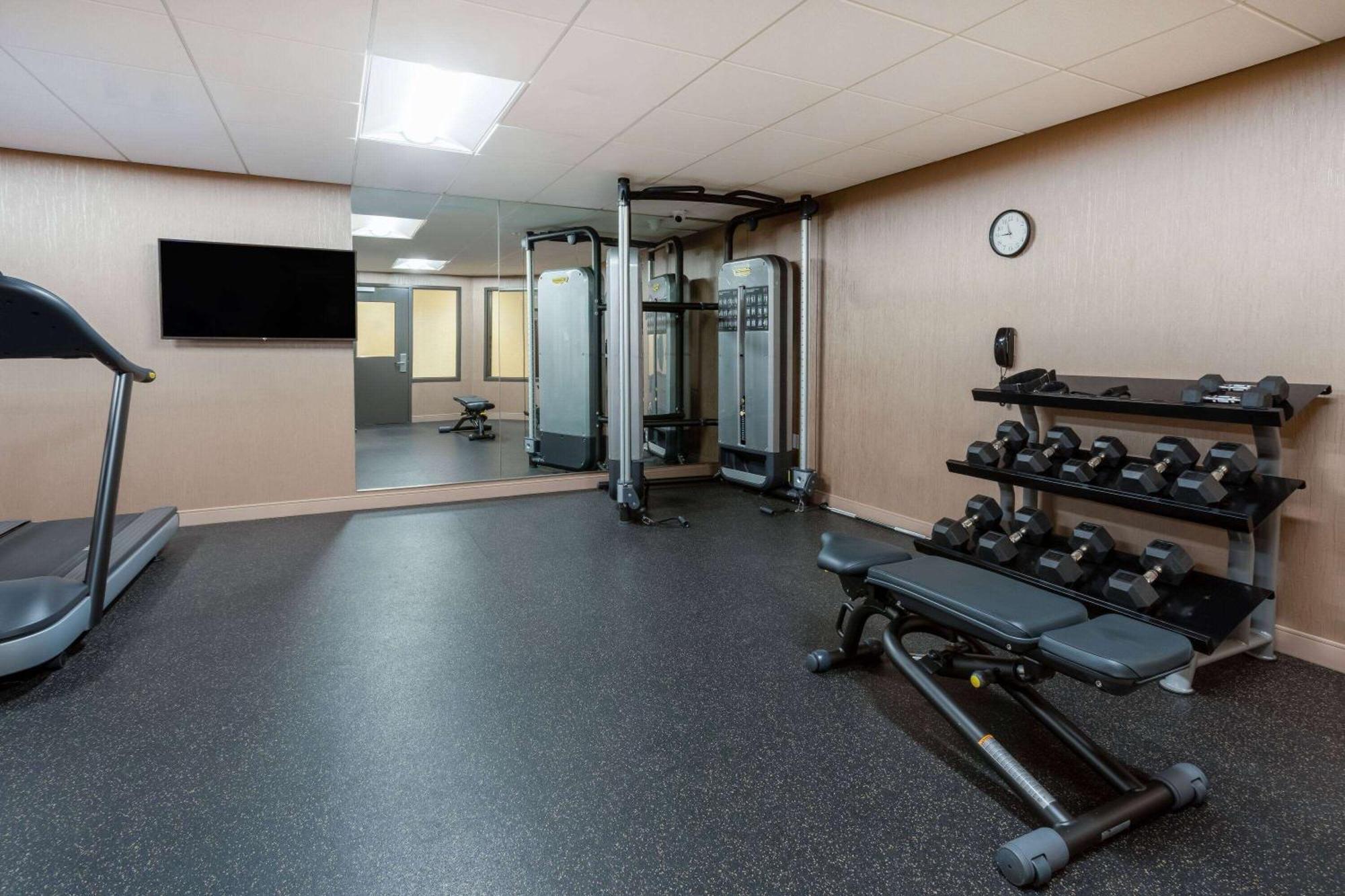 Days Inn & Suites By Wyndham Denver International Airport Екстер'єр фото