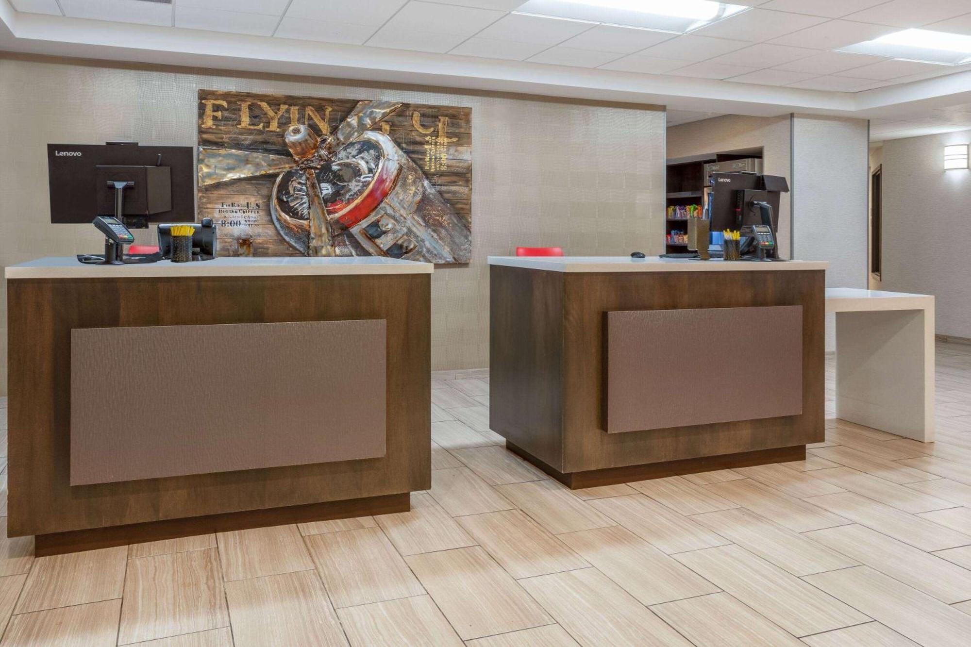 Days Inn & Suites By Wyndham Denver International Airport Екстер'єр фото