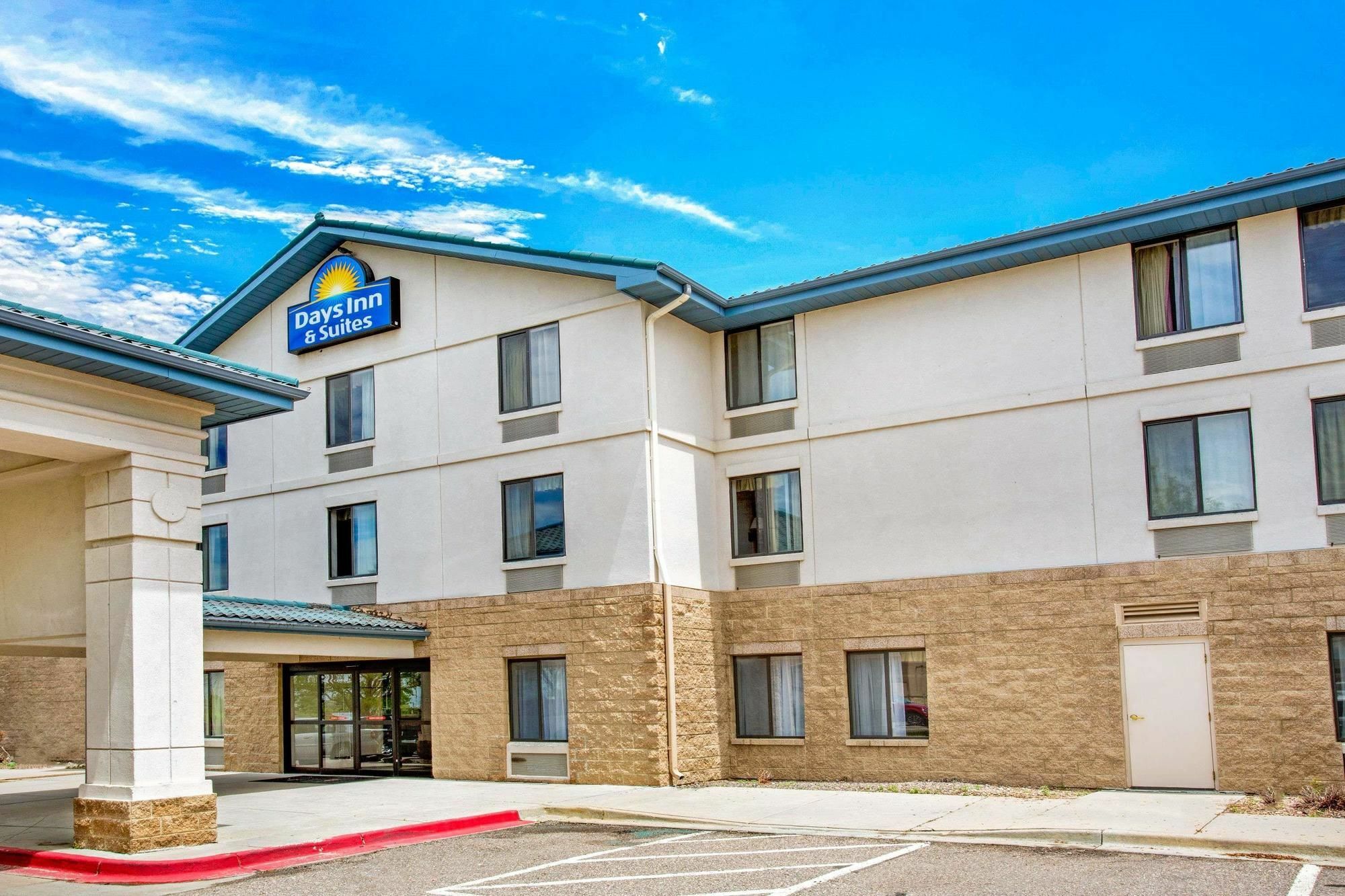 Days Inn & Suites By Wyndham Denver International Airport Екстер'єр фото